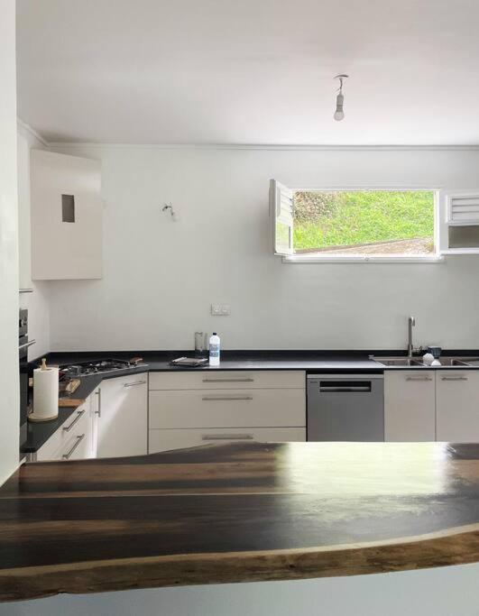 Spacieux Appartement A La Villa Montagne Le Carbet Luaran gambar
